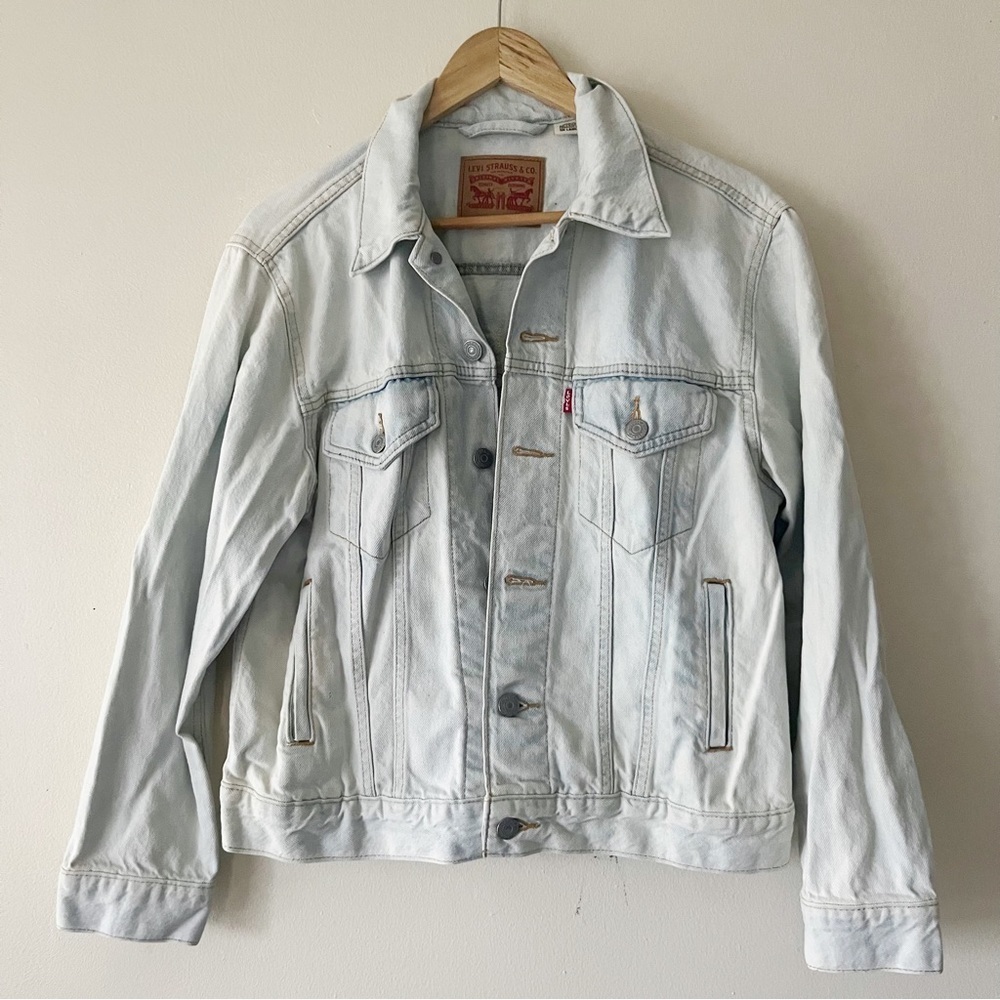 LEVI Strauss & Co Light Wash Embroidery Denim Jacket Size M